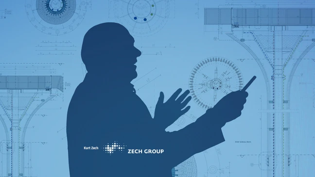 Dunkle Silhouette einer Person im Profil vor blauem Hintergrund mit technischen Zeichnungen eine Hand erhoben die andere hält ein rechteckiges Gerät.