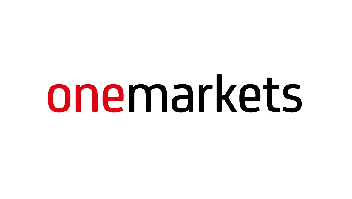 Logo mit Schriftzug onemarkets, wobei one rot und markets schwarz auf weißem Hintergrund dargestellt ist.