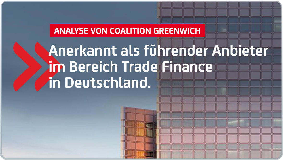 Analyse bestätigt: UniCredit auf Platz 1 im Trade Finance, rotes Logo vor Gebäudefassade.