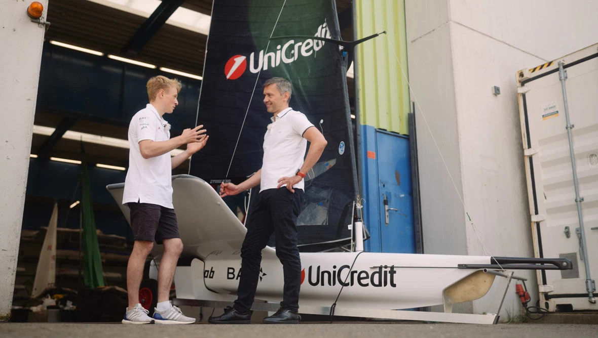 Jugend-Segelweltmeister und Datenexperte Jesse Lindstedt im Gespräch mit dem Chief Digital & Operating Officer (CDOO) der HypoVereinsbank Artur Gruca.